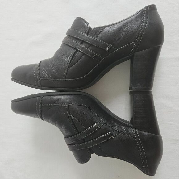 CLARKS Boots Womens 8.5 Black Genuine Leather Ankle Block Heels ARTISAN Stanhope - Picture 6 of 9